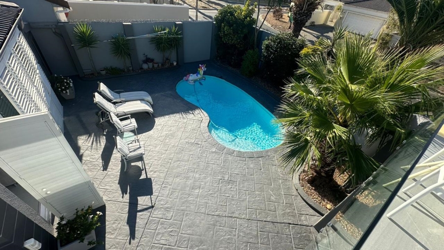 3 Bedroom Property for Sale in Parklands Western Cape